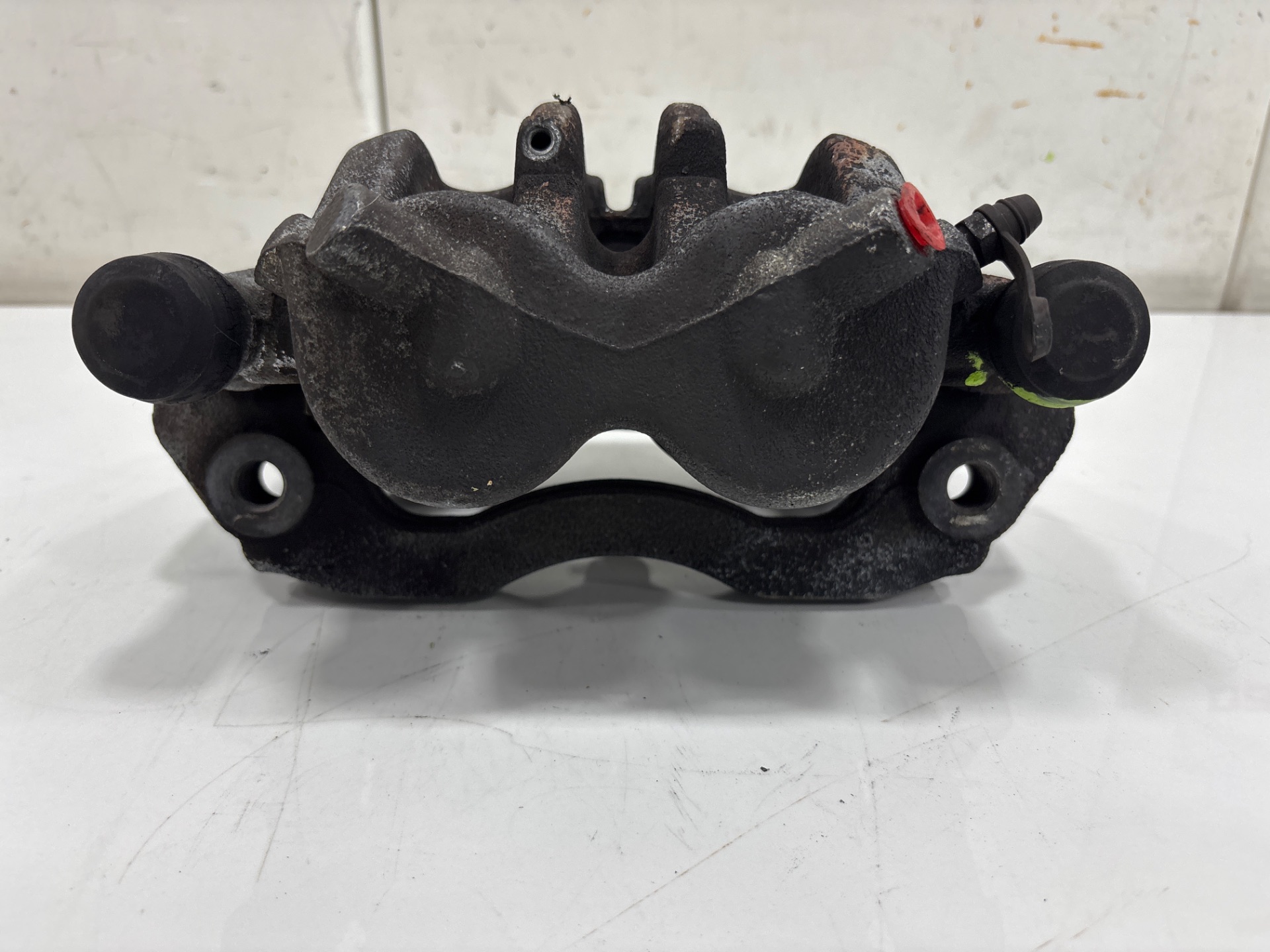 PINZA DE FRENO DELANTERA IZQUIERDA MERCEDES-BENZ SPRINTERII COMBI (DESDE 01.06) 211/215 CDI (906.711/713)