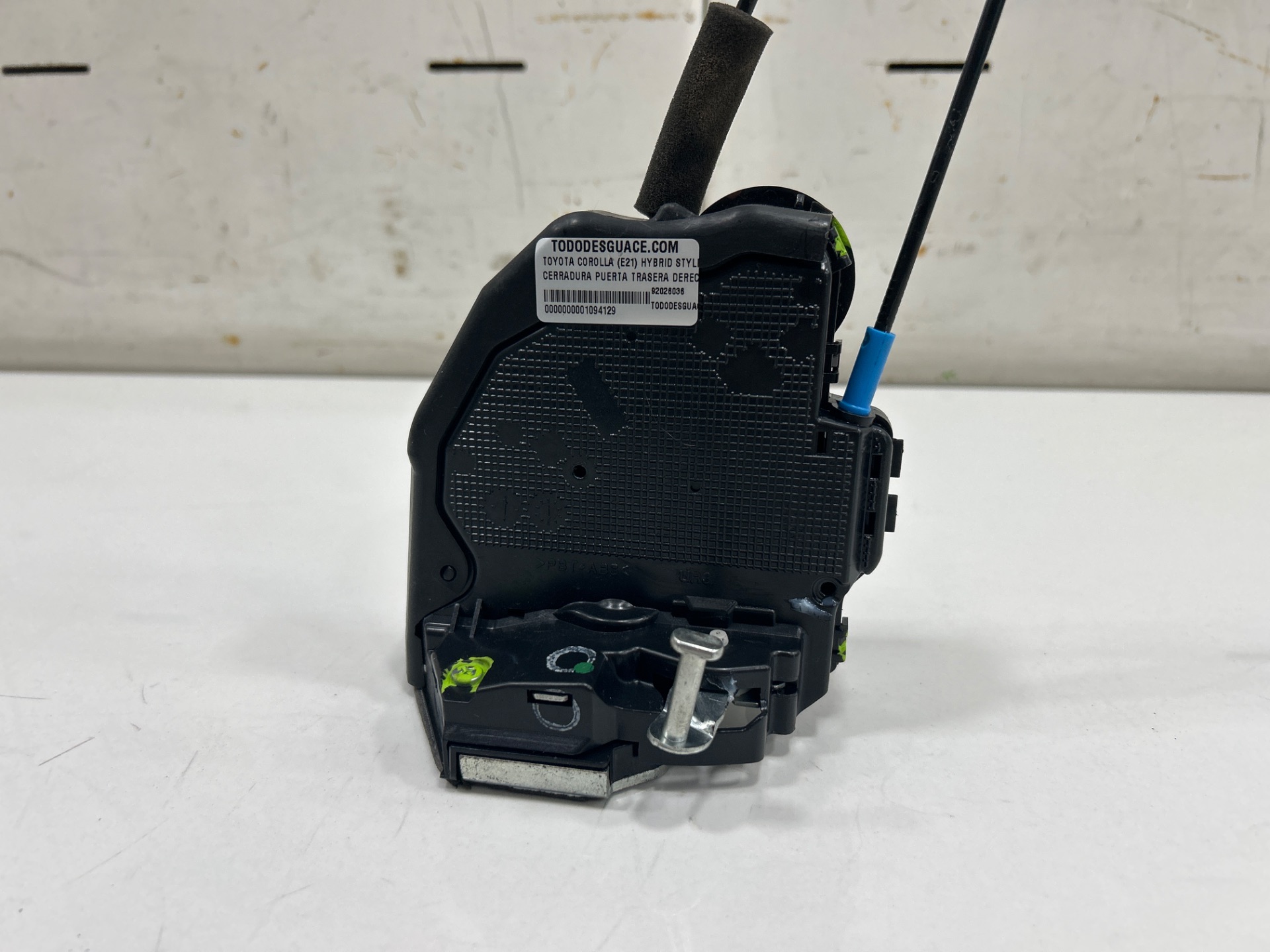 CERRADURA PUERTA TRASERA DERECHA TOYOTA COROLLA (E21) HYBRID STYLE