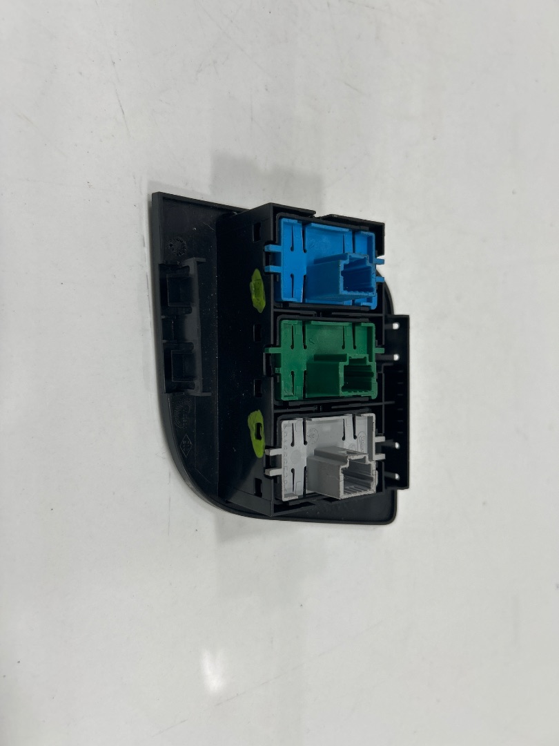 INTERRUPTOR DE CONTROL DE CRUSERO RENAULT MASTER KIPPER L2H1 3,5t