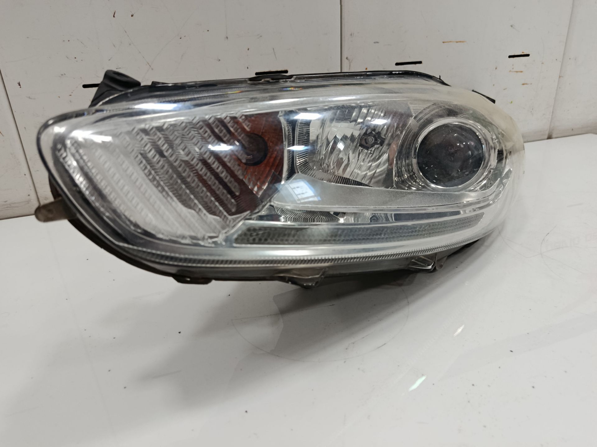 FARO IZQUIERDO FORD FIESTA (CCN) Black Edition