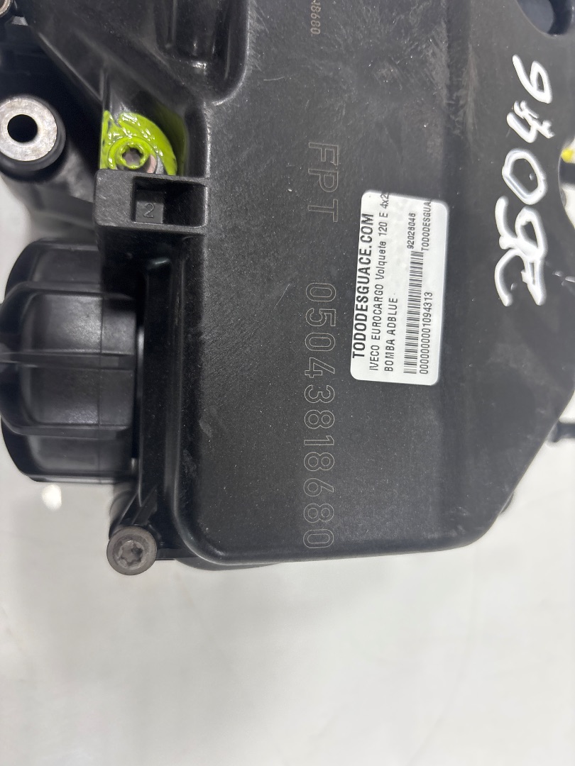 BOMBA ADBLUE IVECO EUROCARGO Volquete 120 E 4x2 Cabina doble