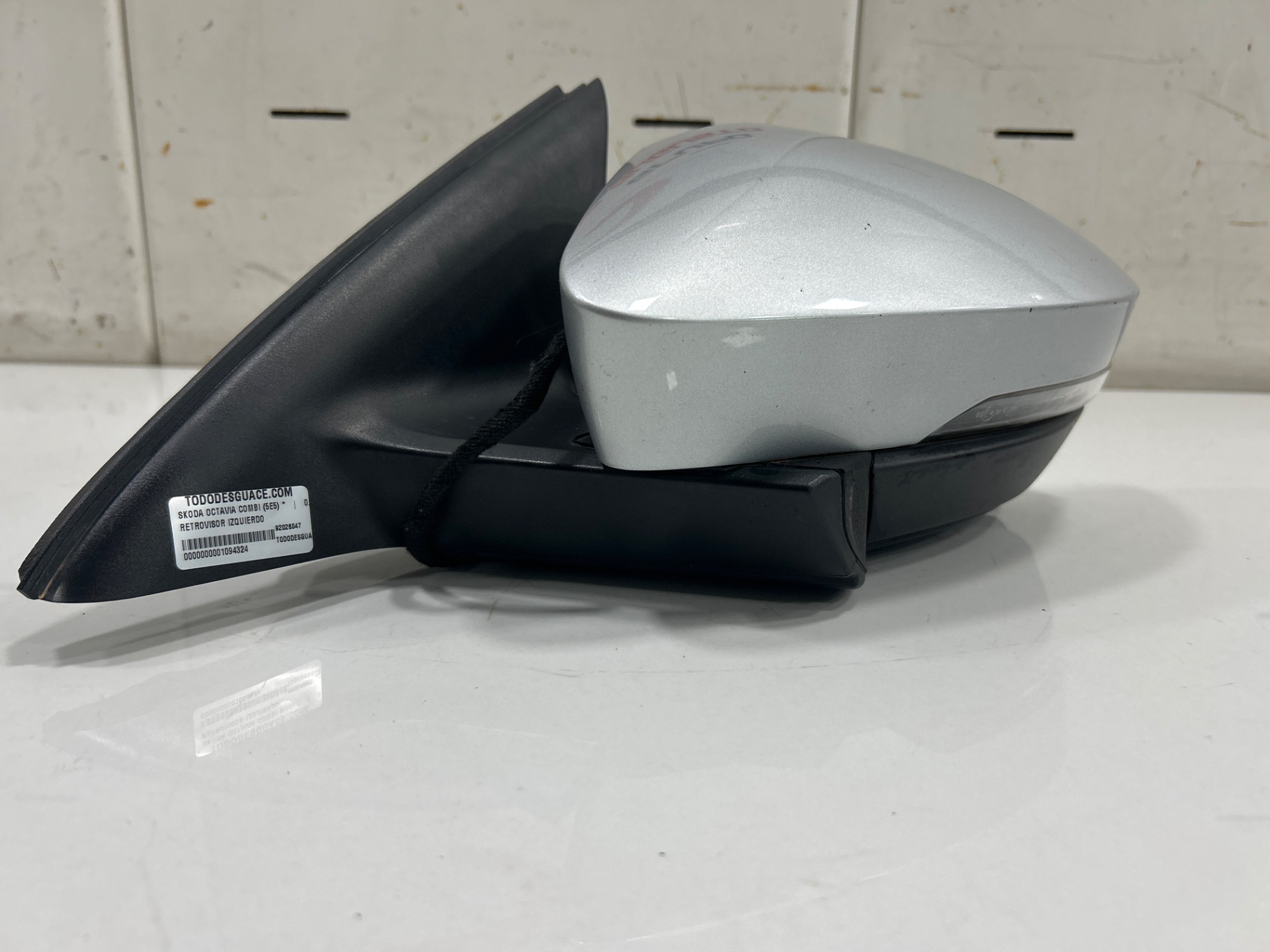 RETROVISOR IZQUIERDO SKODA OCTAVIA COMBI (5E5) *
