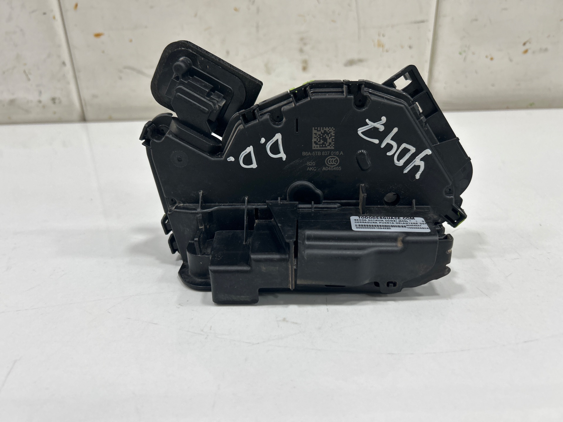 CERRADURA PUERTA DELANTERA DERECHA SKODA OCTAVIA COMBI (5E5) *
