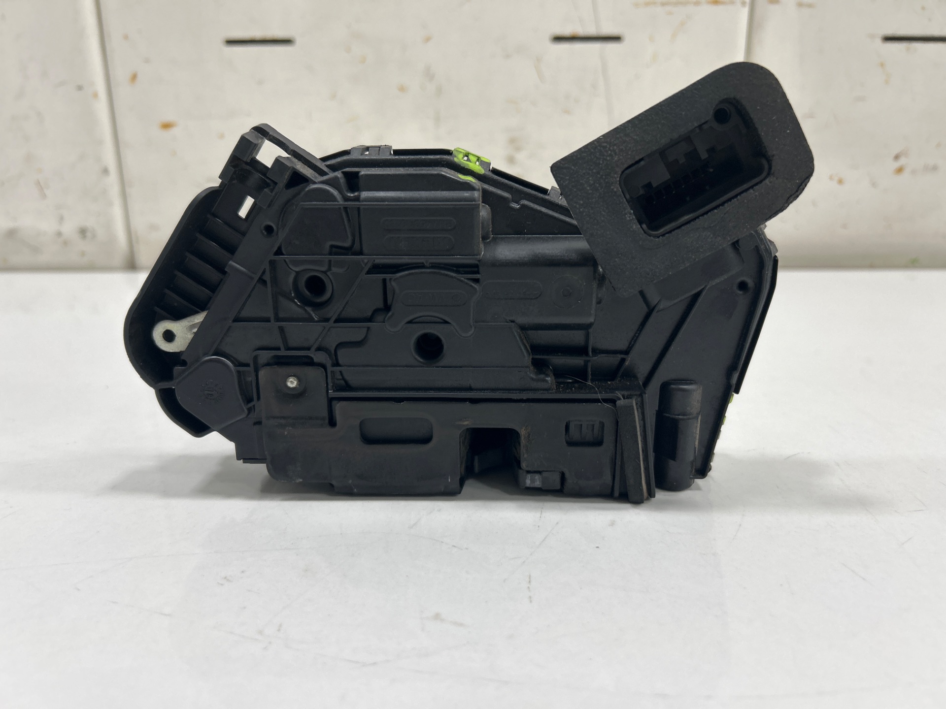 CERRADURA PUERTA DELANTERA DERECHA SKODA OCTAVIA COMBI (5E5) *