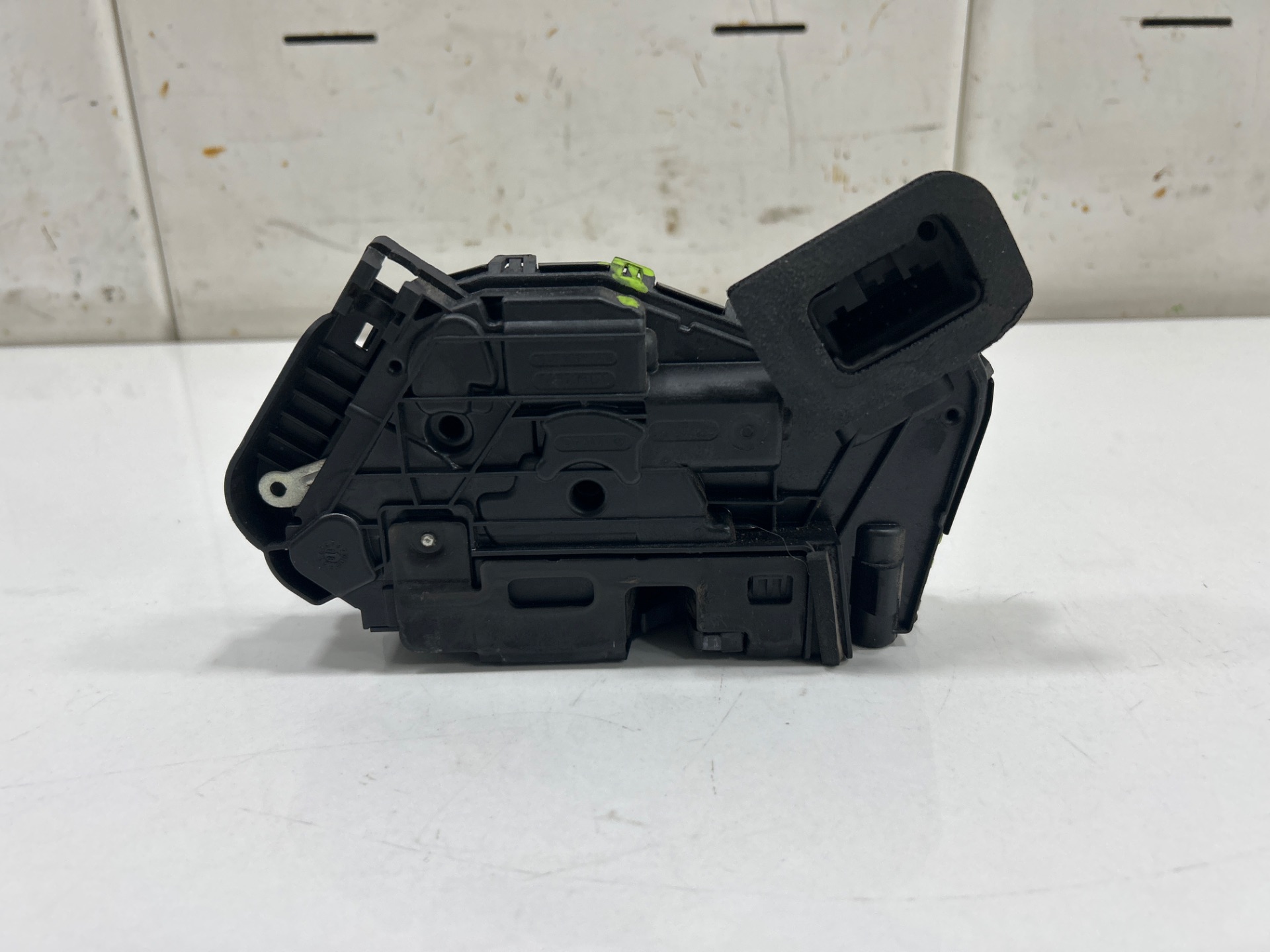 CERRADURA PUERTA DELANTERA DERECHA SKODA OCTAVIA COMBI (5E5) *