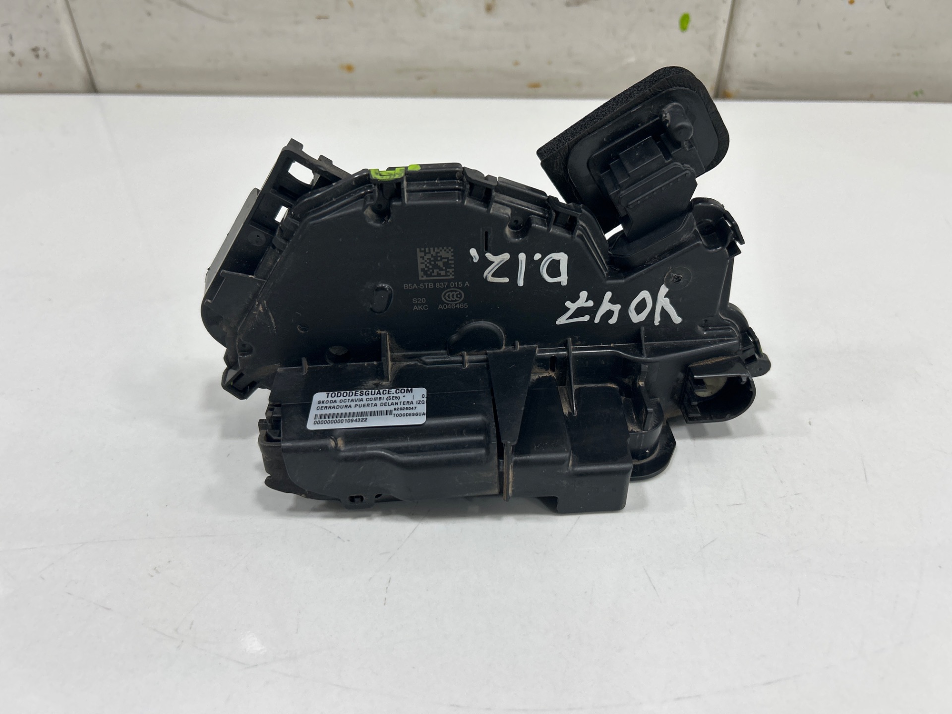CERRADURA PUERTA DELANTERA IZQUIERDA SKODA OCTAVIA COMBI (5E5) *