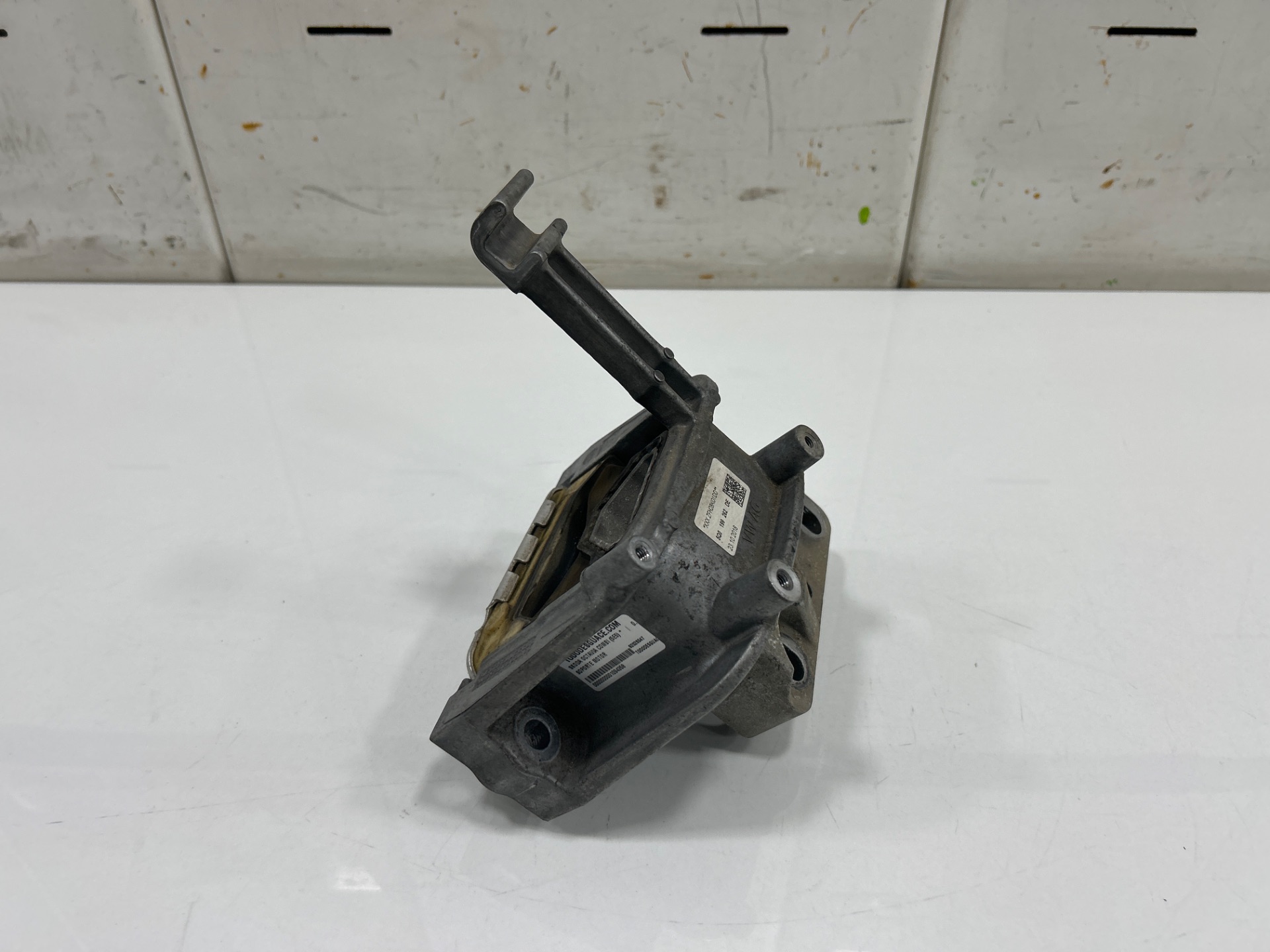 SOPORTE MOTOR SKODA OCTAVIA COMBI (5E5) *