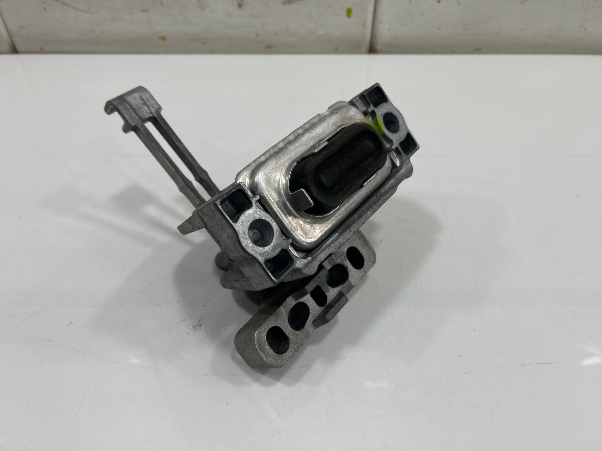 SOPORTE MOTOR SKODA OCTAVIA COMBI (5E5) *