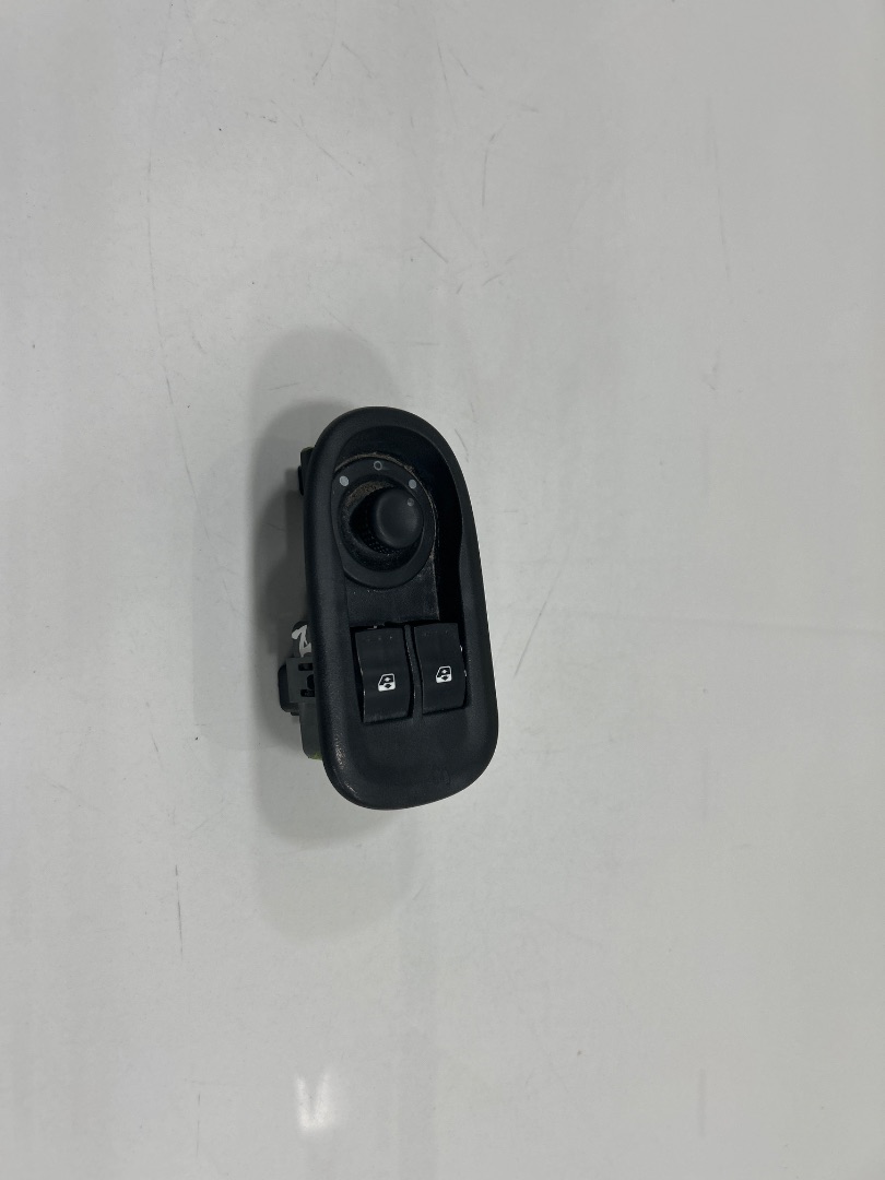 MANDO ELEVALUNAS DELANTERO IZQUIERDO RENAULT MASTER KIPPER L2H1 3,5t