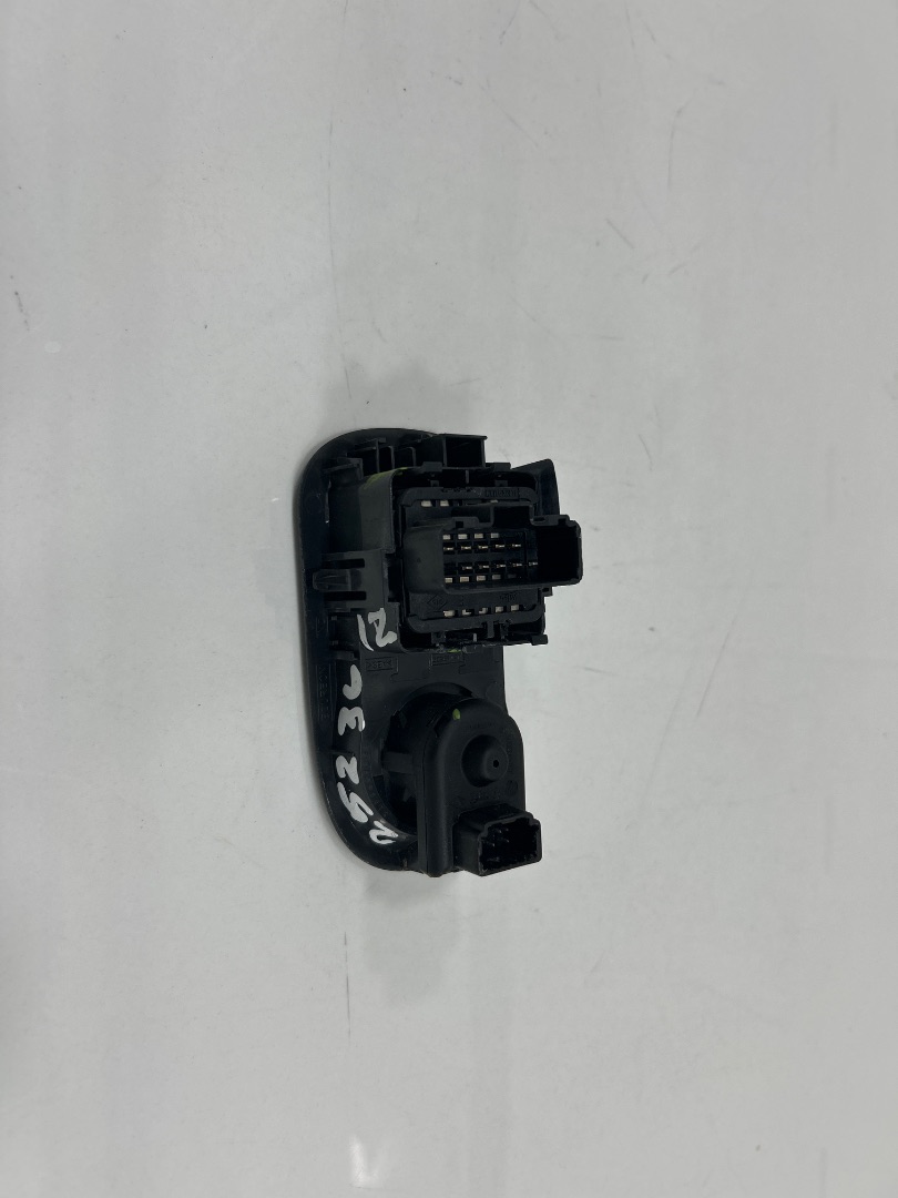 MANDO ELEVALUNAS DELANTERO IZQUIERDO RENAULT MASTER KIPPER L2H1 3,5t