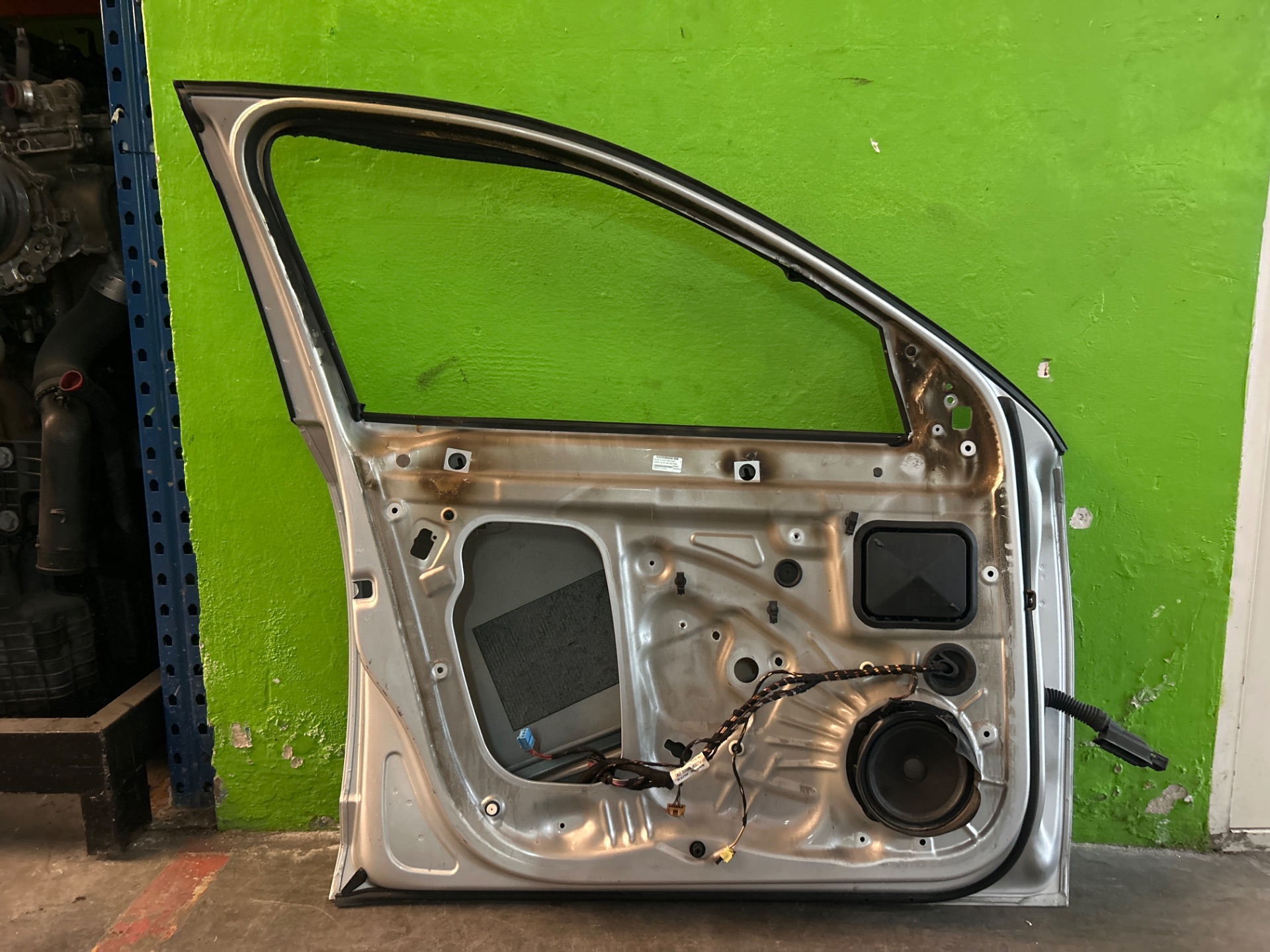 PUERTA DELANTERA IZQUIERDA SKODA OCTAVIA COMBI (5E5) *