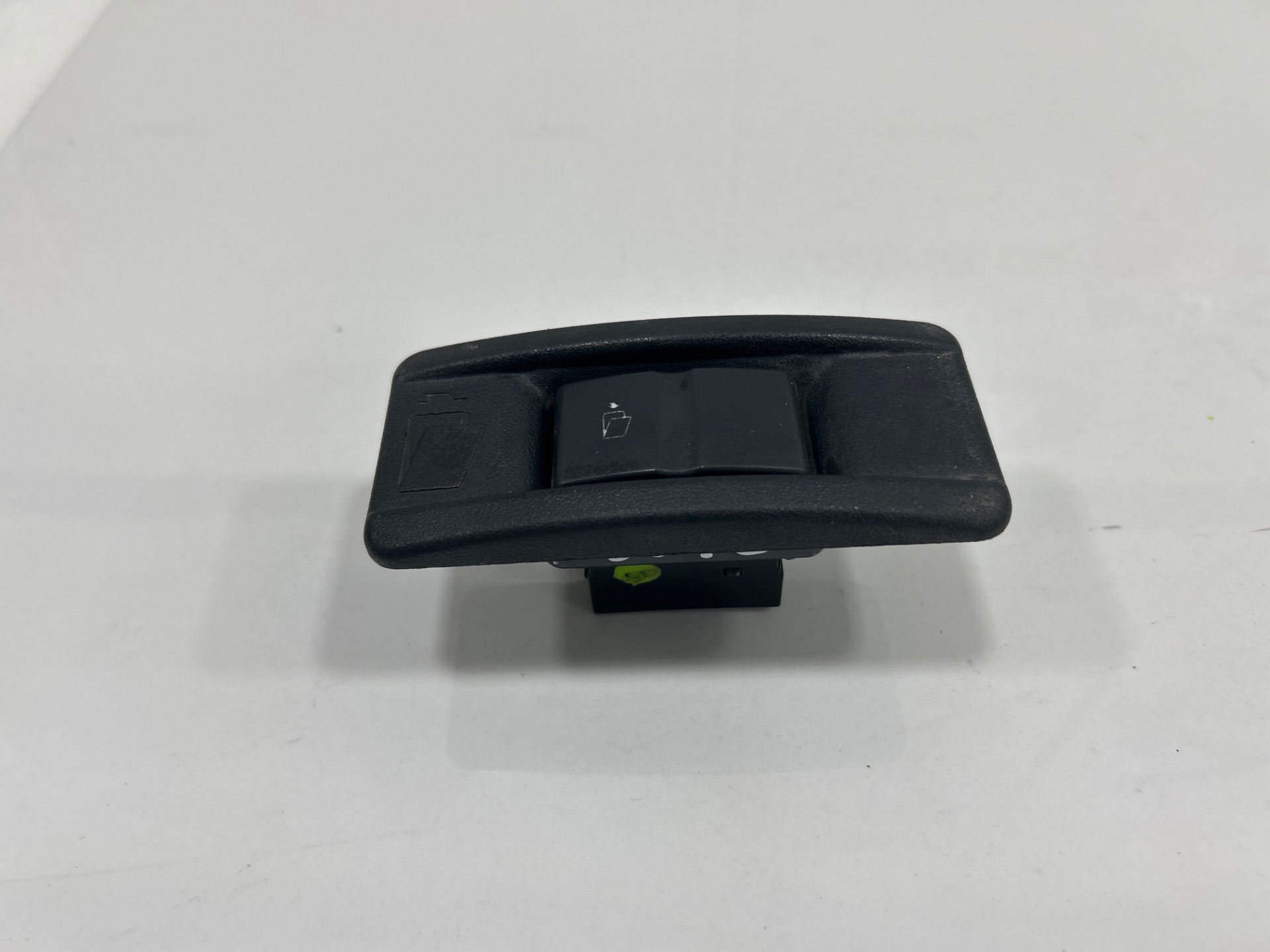 MANDO ELEVALUNAS DELANTERO DERECHO IVECO EUROCARGO Volquete 120 E 4x2 Cabina doble