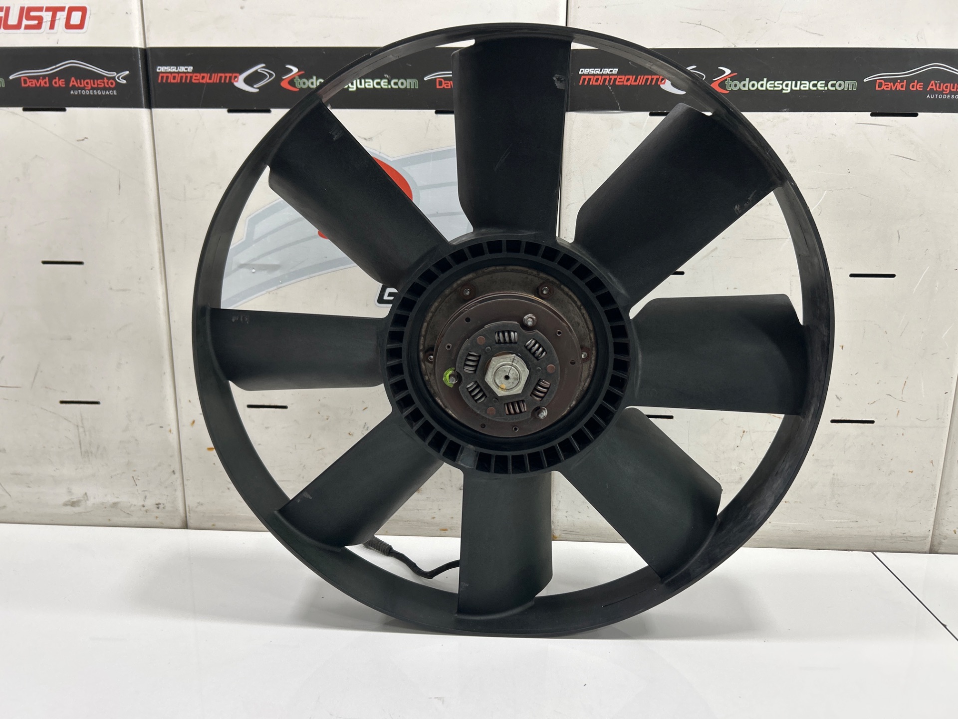 VENTILADOR VISCOSO MOTOR IVECO EUROCARGO Volquete 120 E 4x2 Cabina doble