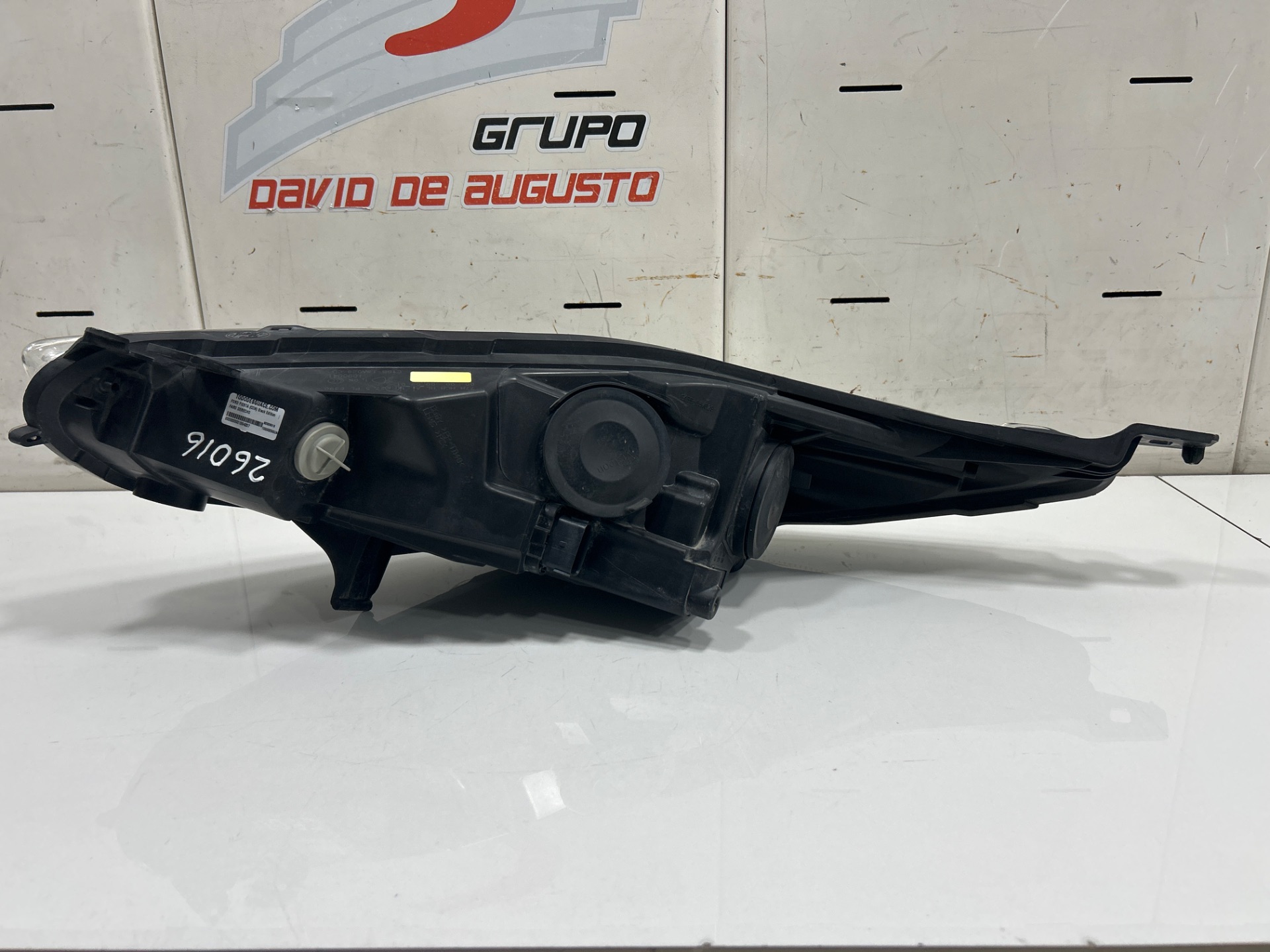 FARO DERECHO FORD FIESTA (CCN) Black Edition