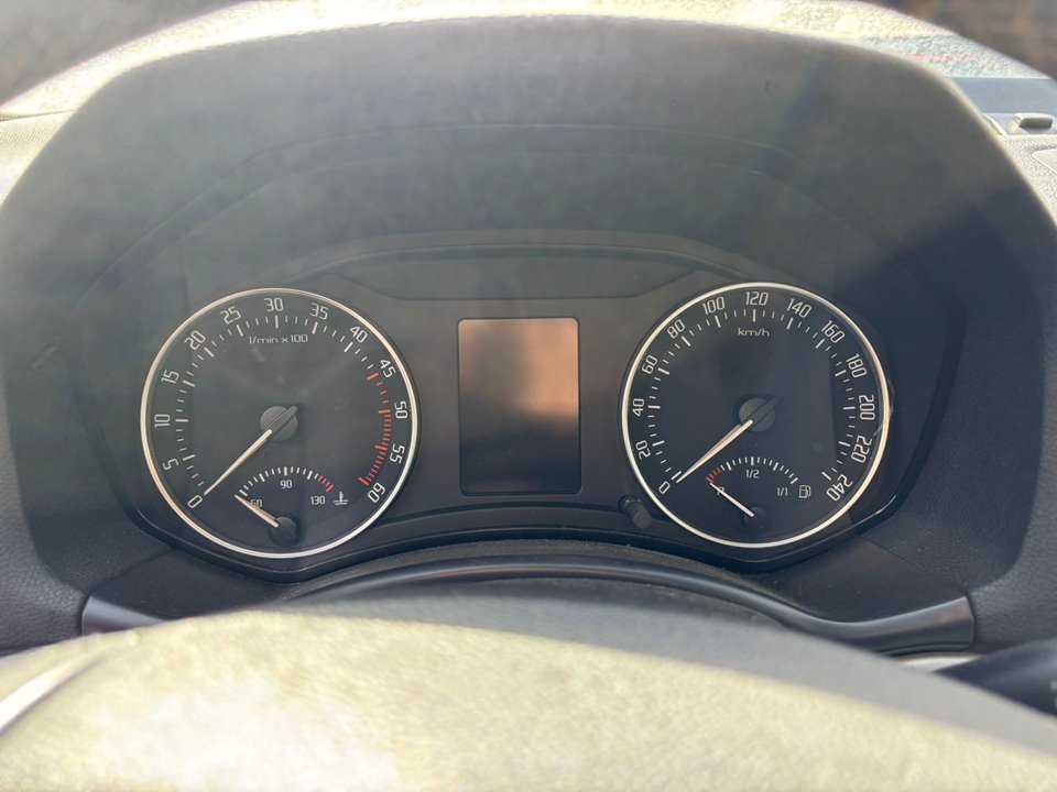 SKODA OCTAVIA BERLINA (1Z3) Active Motor 1,6 Ltr. - 77 kW TDI DPF