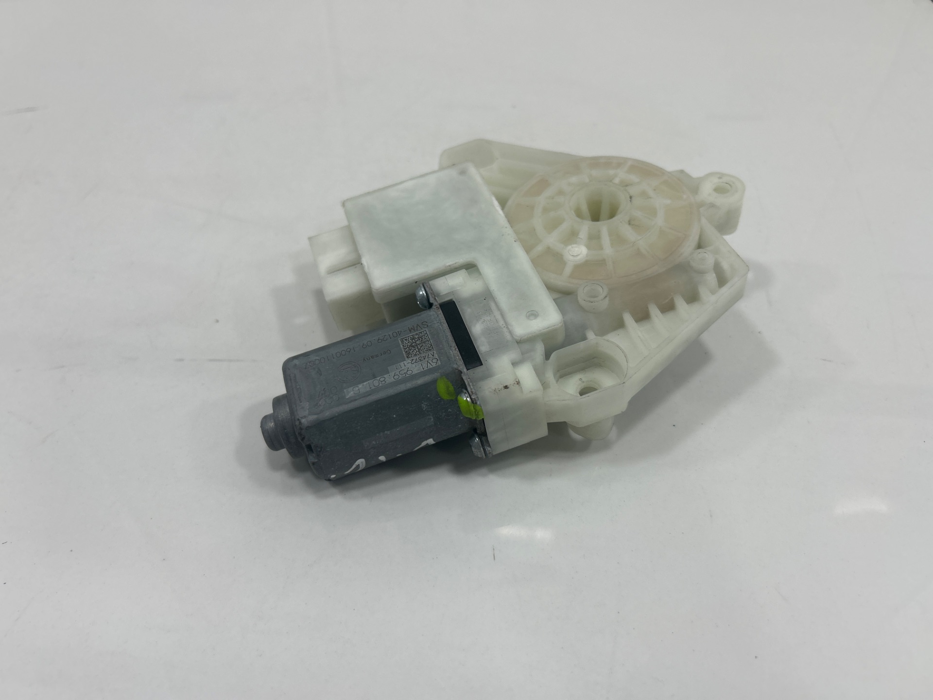 MOTOR ELEVALUNAS DELANTERO IZQUIERDO SKODA FABIA Color Concept