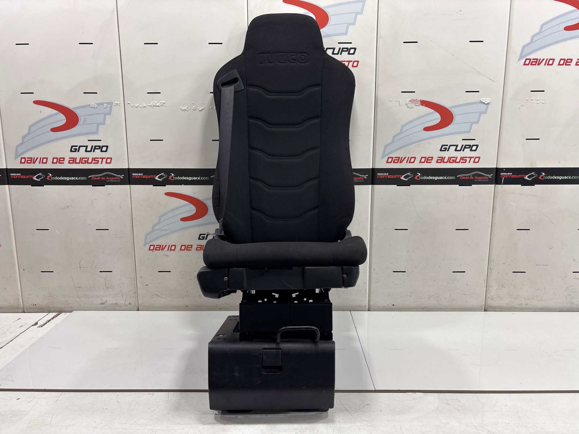 ASIENTO DELANTERO DERECHO IVECO EUROCARGO Volquete 120 E 4x2 Cabina doble