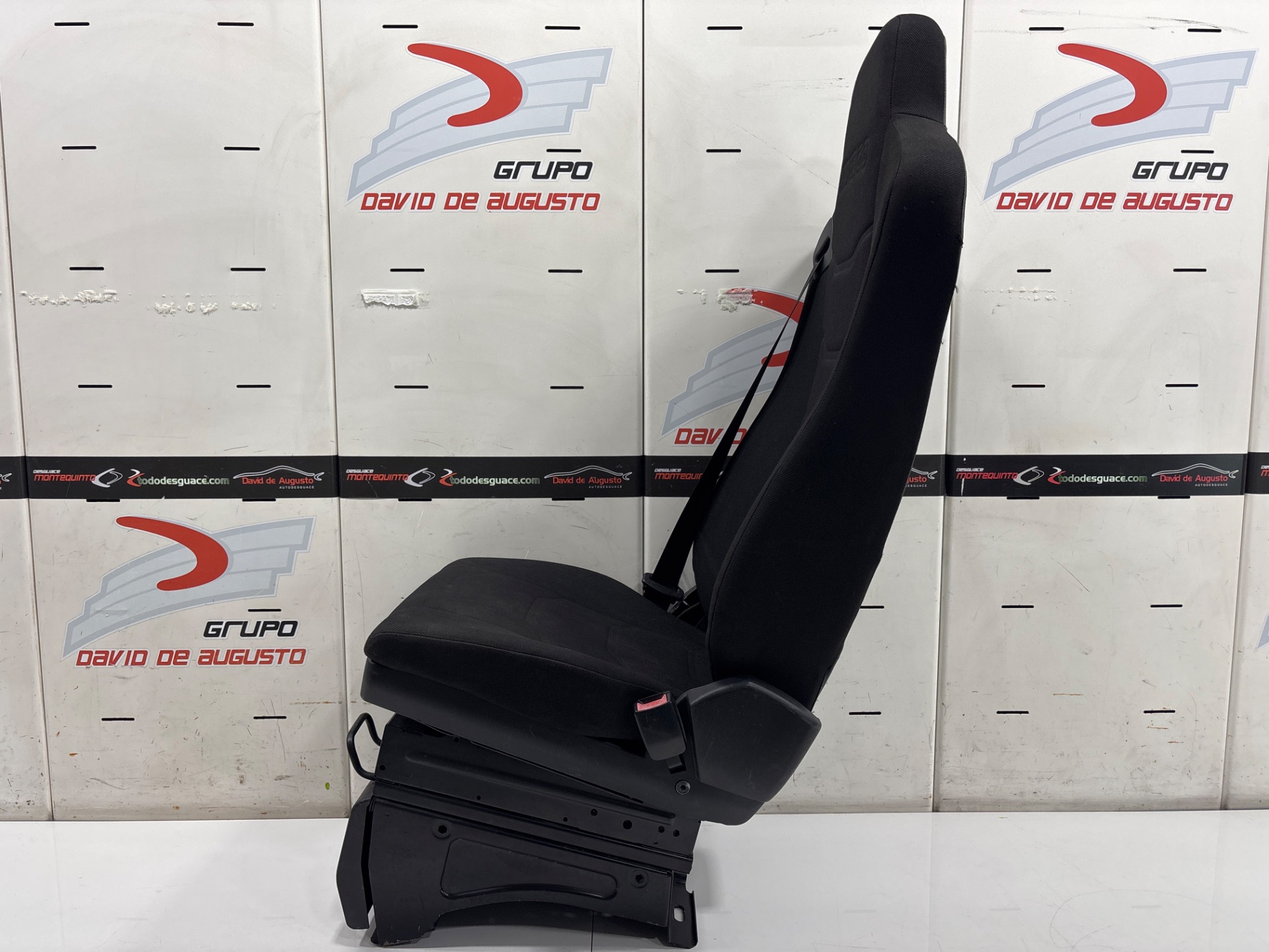ASIENTO DELANTERO DERECHO IVECO EUROCARGO Volquete 120 E 4x2 Cabina doble