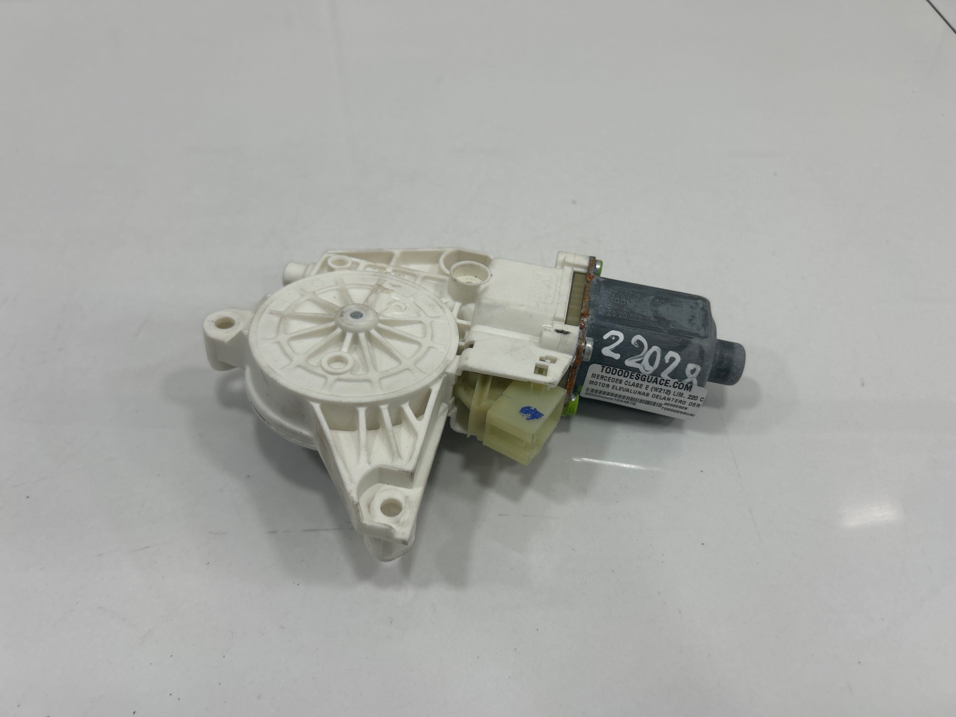 MOTOR ELEVALUNAS DELANTERO DERECHO MERCEDES CLASE E (W212) LIM. 220 CDI BlueEfficiency (212.002)   |   01.09 - 12.14