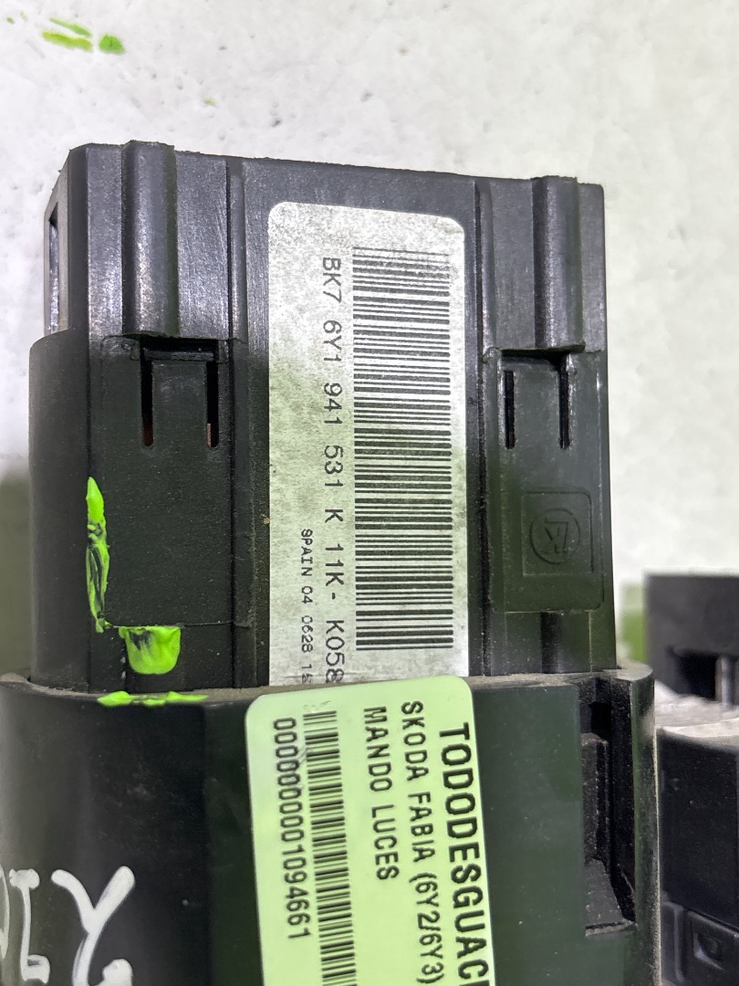 MANDO LUCES SKODA FABIA (6Y2/6Y3) Young Line   |   01.00 - 12.07