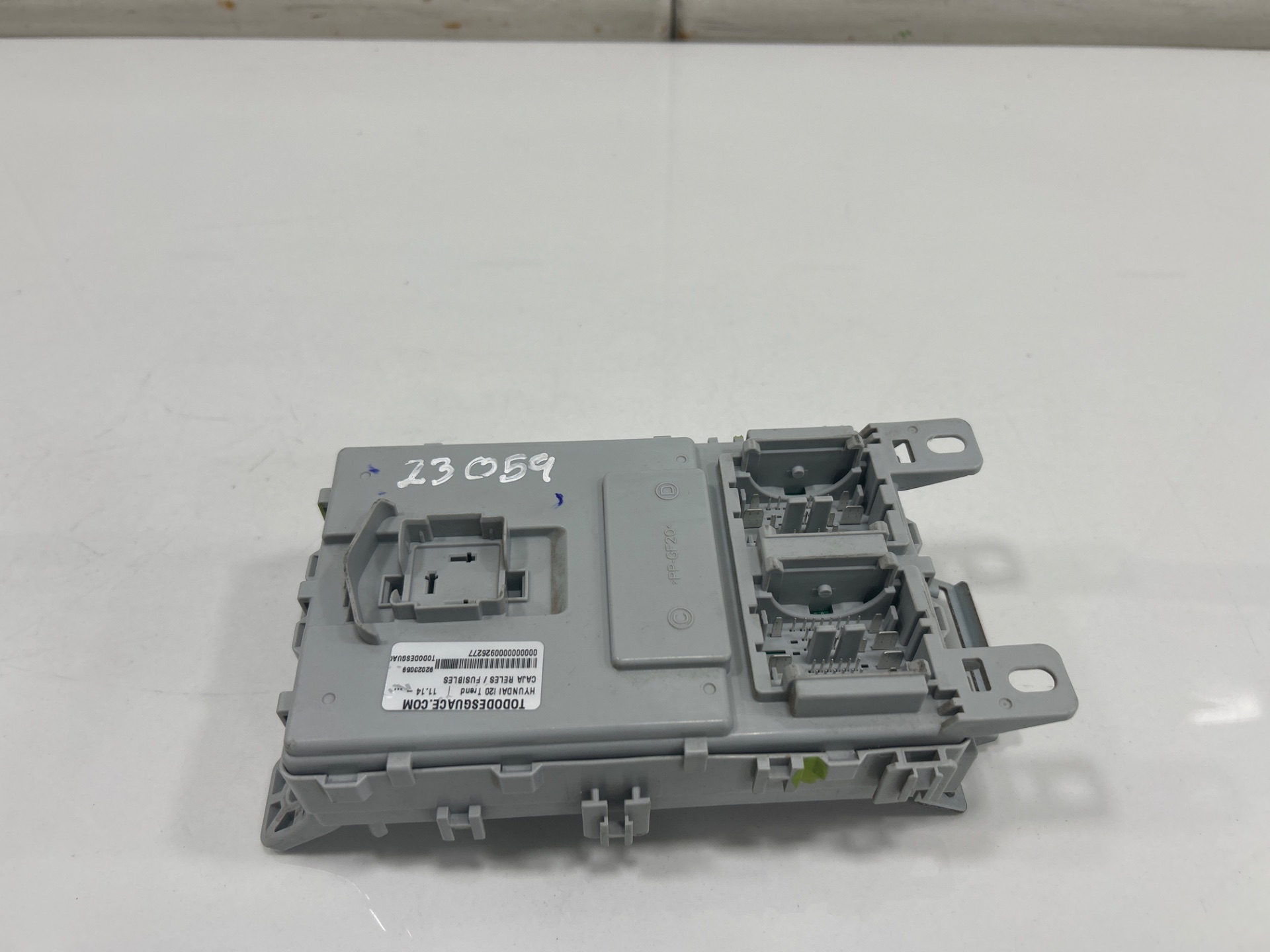 CAJA RELES / FUSIBLES HYUNDAI I20 Trend   |   11.14 - ...