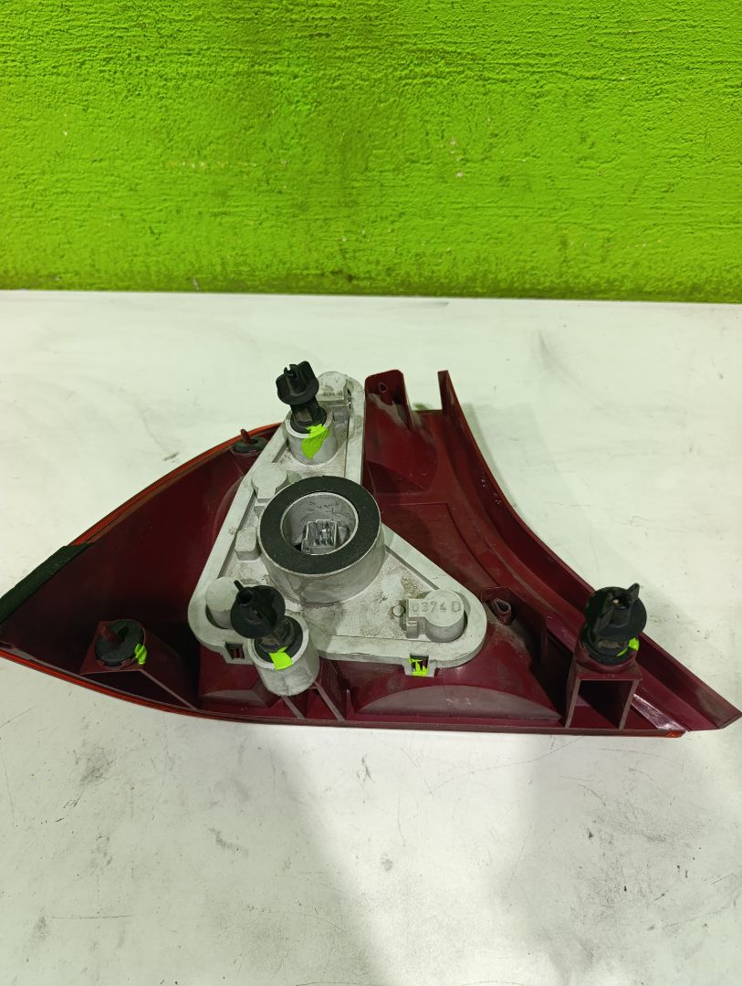 PILOTO TRASERO DERECHO FORD FOCUS BERLINA (CAK) Ambiente   |   08.98 - 12.04