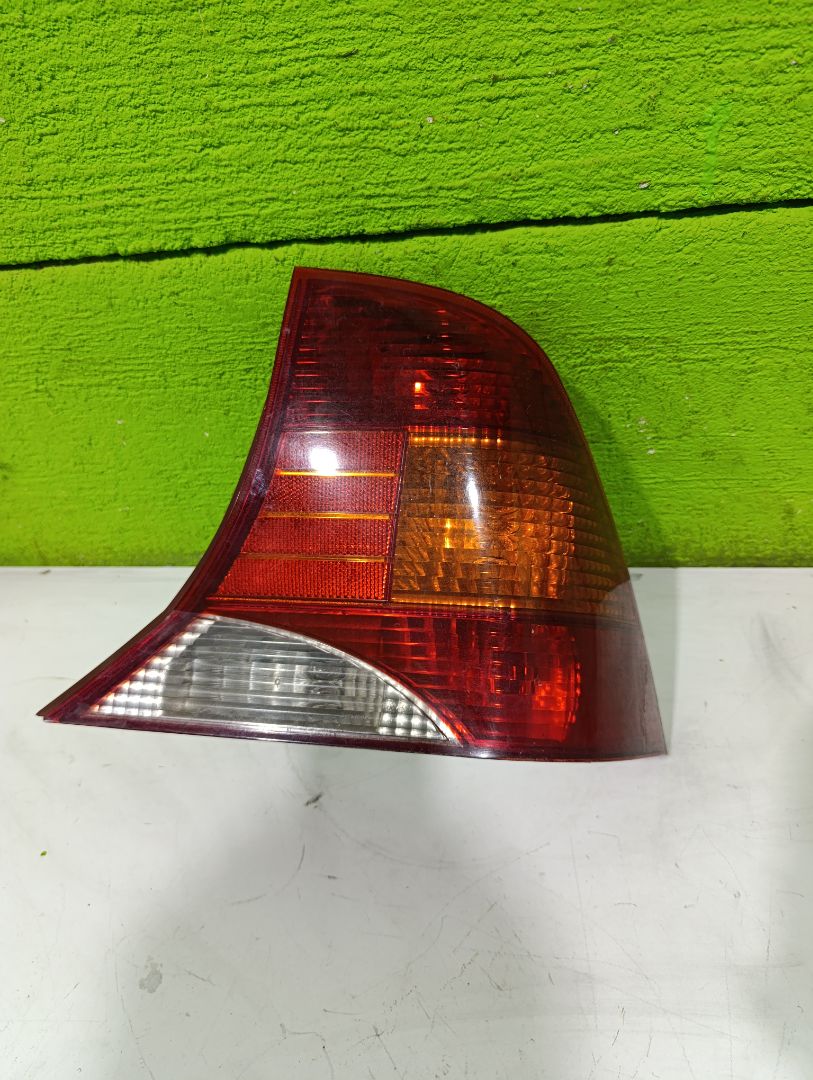 PILOTO TRASERO DERECHO FORD FOCUS BERLINA (CAK) Ambiente   |   08.98 - 12.04