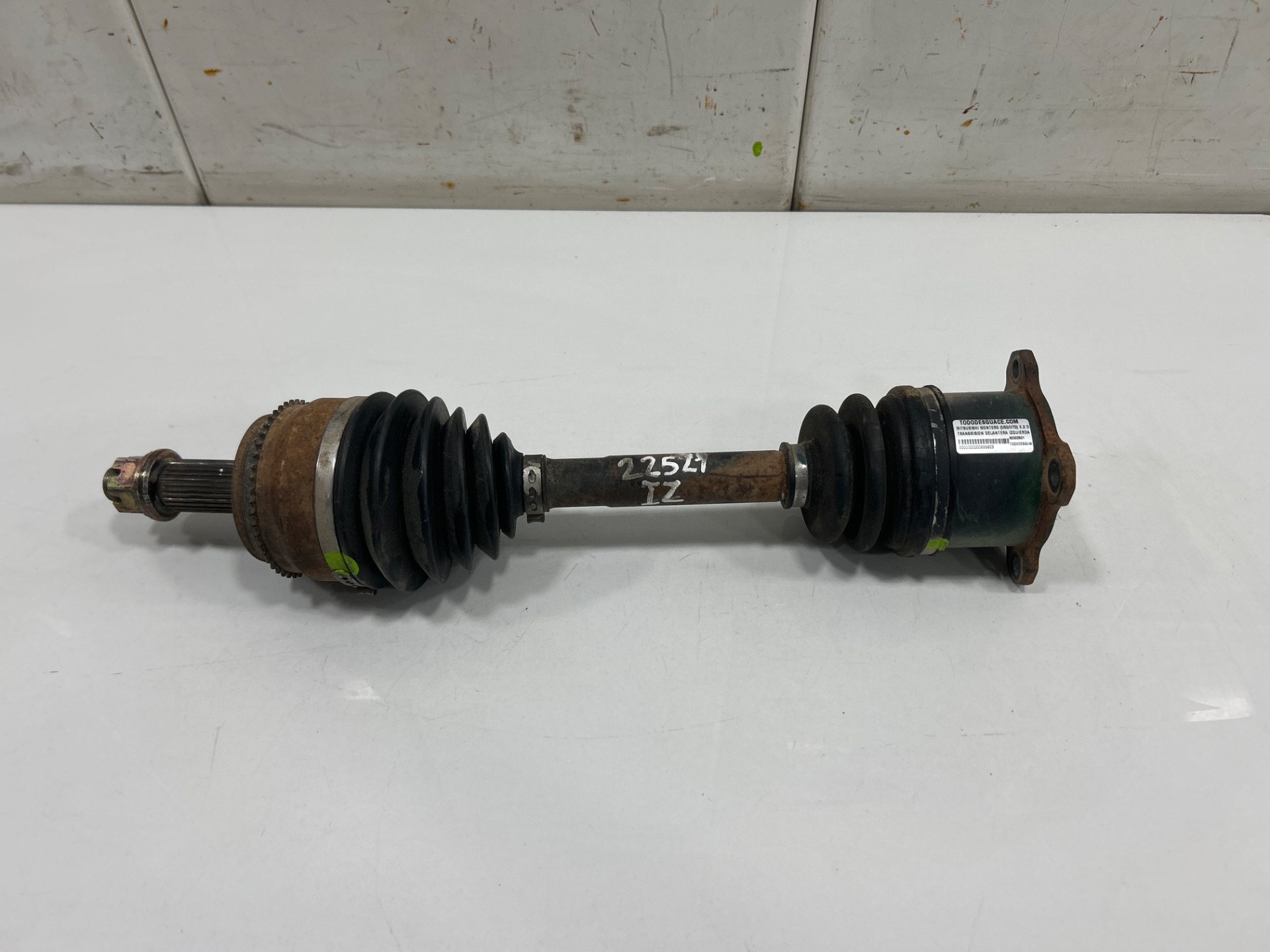 TRANSMISION DELANTERA IZQUIERDA MITSUBISHI MONTERO (V60/V70) 3.2 DI-D GLX Hunter (5-ptas.)   |   10.01 - ...