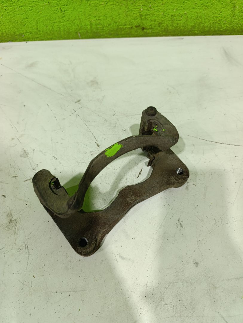 SOPORTE PINZA FRENO DELANTERO IZQUIERDO MITSUBISHI MONTERO (V60/V70) 3.2 DI-D GLX Hunter (5-ptas.)   |   10.01 - ...