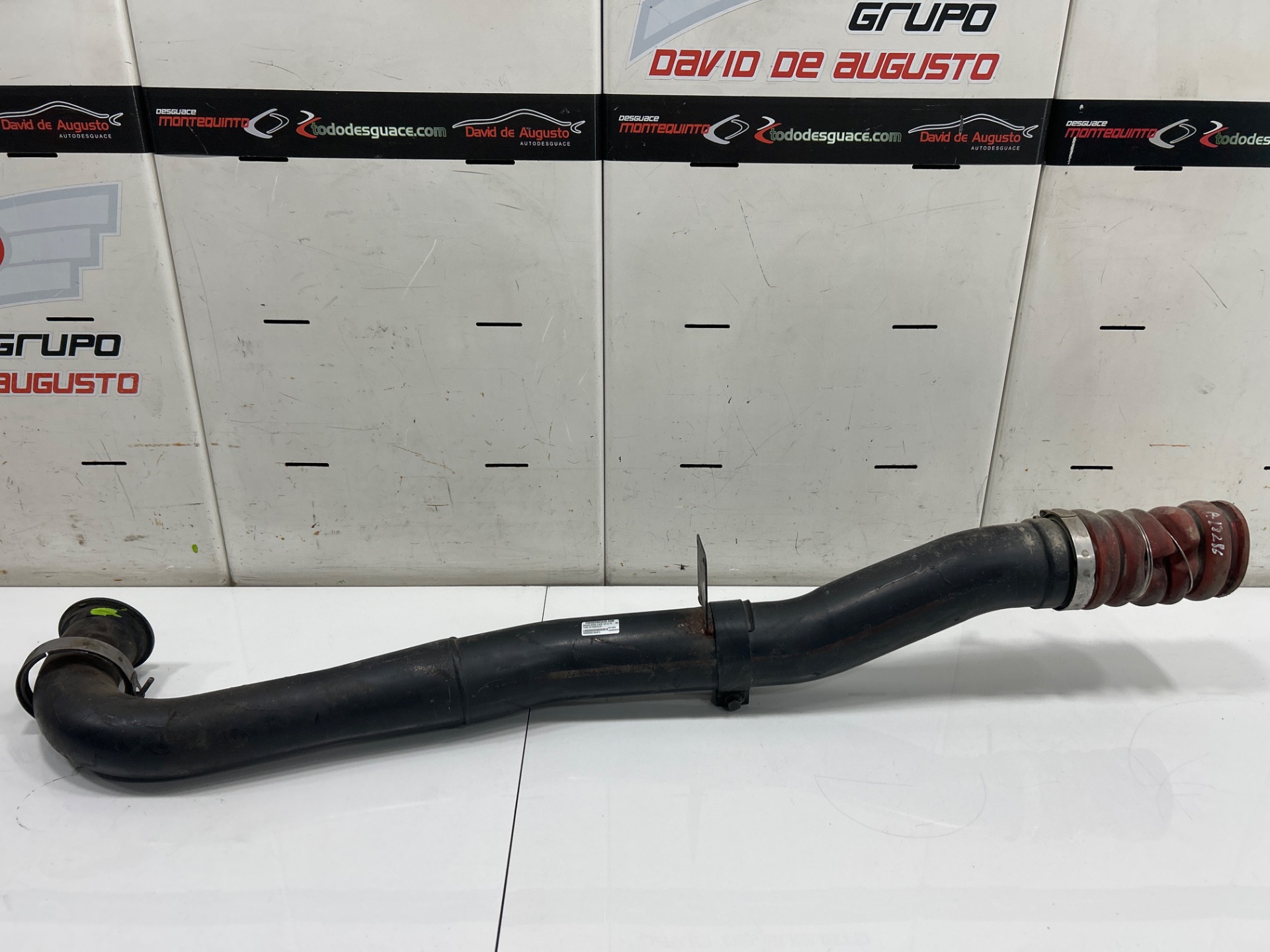 TUBO INTERCOOLER SCANIA SERIE 4 (P/R 144 L) FG     460 (4X2)  E2 Corto CR 13 / 14 B   |   01.96 - 12.01