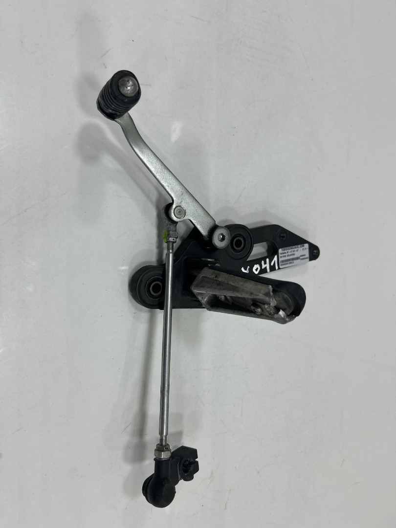 ESTRIBO IZQUIERDO YAMAHA MT-07 MT-07
