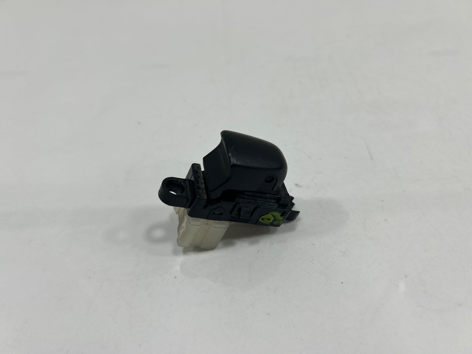 MANDO ELEVALUNAS TRASERO DERECHO NISSAN QASHQAI (J11) Acenta   |   12.13 - 12.18