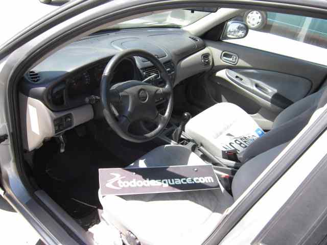 NISSAN ALMERA (N16/E) Acenta Motor 2,2 Ltr. - 81 kW 16V Turbodiesel CAT