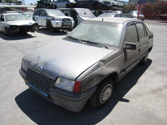 OPEL KADETT E GL Berlina Motor 1,4 Ltr. - 44 kW CAT (2H6)