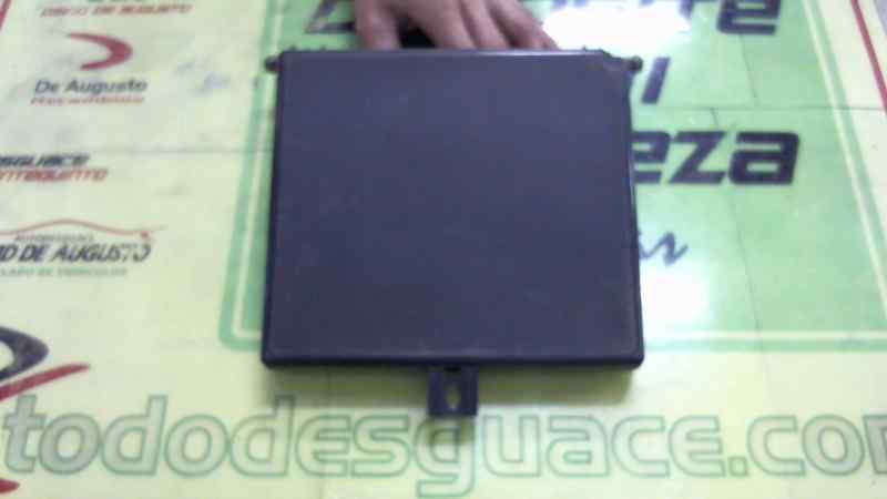 CAJA RELES / FUSIBLES PEUGEOT 205 BERLINA 1.9 D 4 velocidades