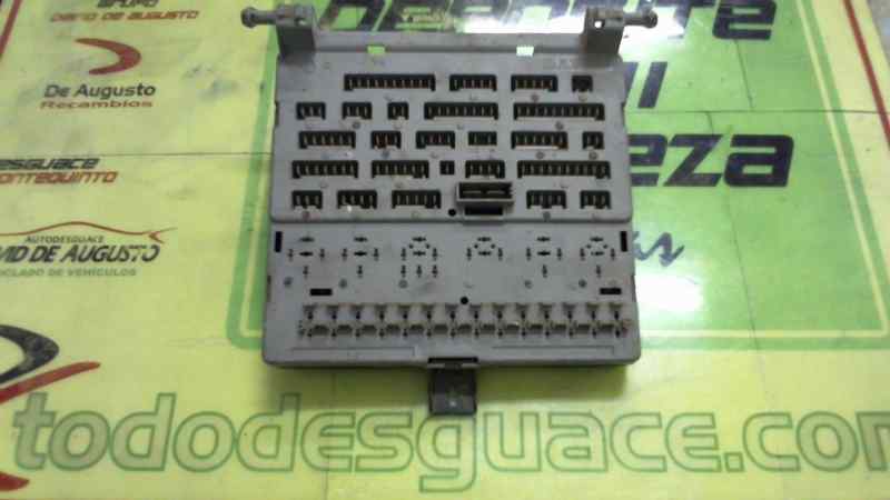 CAJA RELES / FUSIBLES PEUGEOT 205 BERLINA 1.9 D 4 velocidades