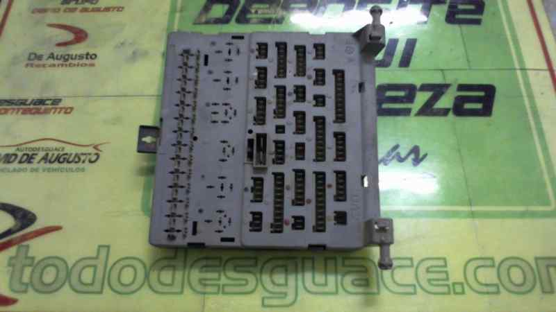 CAJA RELES / FUSIBLES PEUGEOT 205 BERLINA 1.9 D 4 velocidades