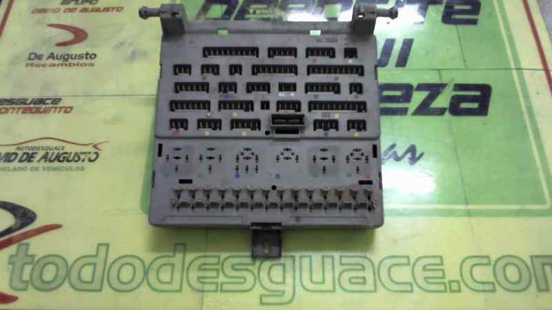 CAJA RELES / FUSIBLES PEUGEOT 205 BERLINA 1.8 Turbodiesel (90 CV) 4 velocidades