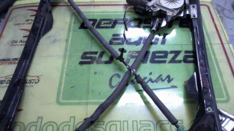ELEVALUNAS DELANTERO DERECHO FORD FOCUS BERLINA (CAK) Ambiente