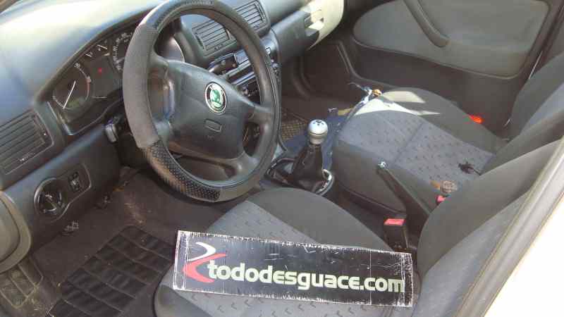 SKODA OCTAVIA BERLINA (1U2) 1.9 TDI GLX Motor 1,9 Ltr. - 66 kW TDI