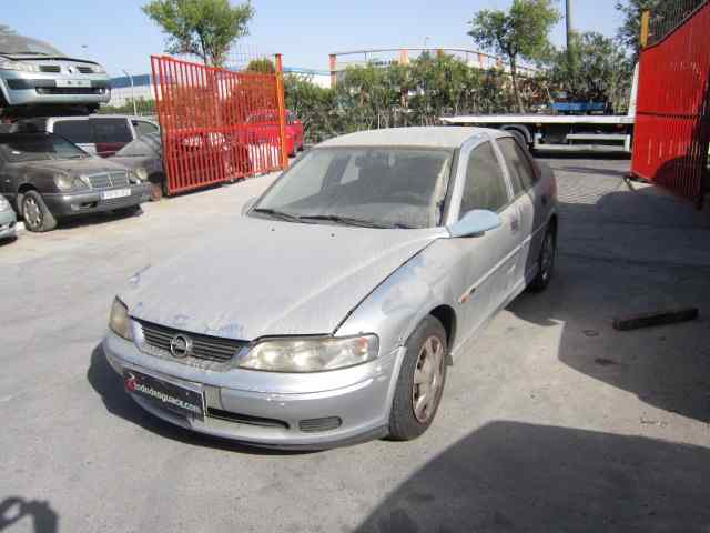OPEL VECTRA B BERLINA Básico Motor 1,6 Ltr. - 74 kW 16V