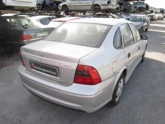 OPEL VECTRA B BERLINA Básico Motor 1,6 Ltr. - 74 kW 16V