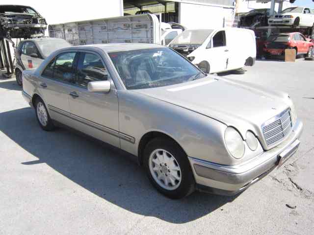 MERCEDES CLASE E (W210) BERLINA DIESEL 290 Turbodiesel (210.017) Motor 2,9 Ltr. - 95 kW Turbodiesel CAT
