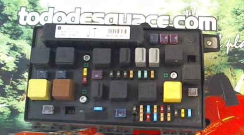 CAJA RELES / FUSIBLES OPEL ASTRA H BERLINA 1.7 16V CDTI (80 CV) 5 velocidades