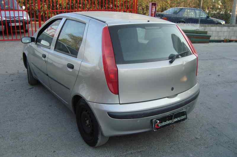 FIAT PUNTO BERLINA (188) *