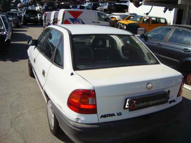 OPEL ASTRA F BERLINA Básico Motor 1,6 Ltr. - 55 kW