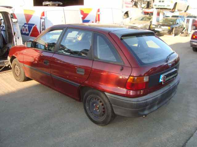 OPEL ASTRA F BERLINA Básico Motor 1,6 Ltr. - 55 kW