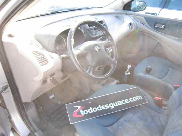 NISSAN ALMERA TINO (V10M) Ambience Motor 2,2 Ltr. - 84 kW 16V Turbodiesel CAT