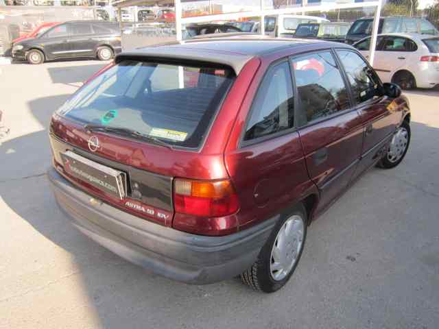 OPEL ASTRA F BERLINA Básico Motor 1,6 Ltr. - 55 kW