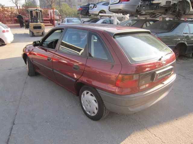 OPEL ASTRA F BERLINA Básico Motor 1,6 Ltr. - 55 kW